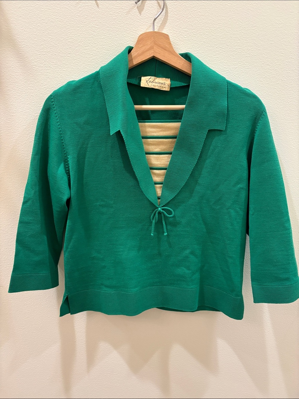 Vintage 1950s Robinsons California  Collared Knit Top with Bow Detail